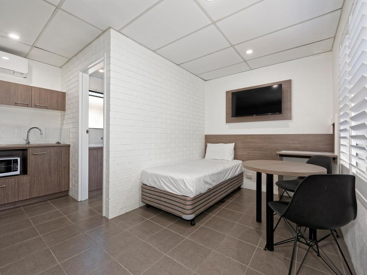 Chalet Motor Inn Bundaberg Exterior photo